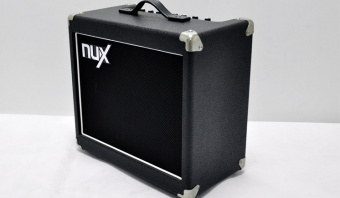 Mighty-15 Цифровой гитарный комбоусилитель Nux Cherub от магазина Соло в Иркутске